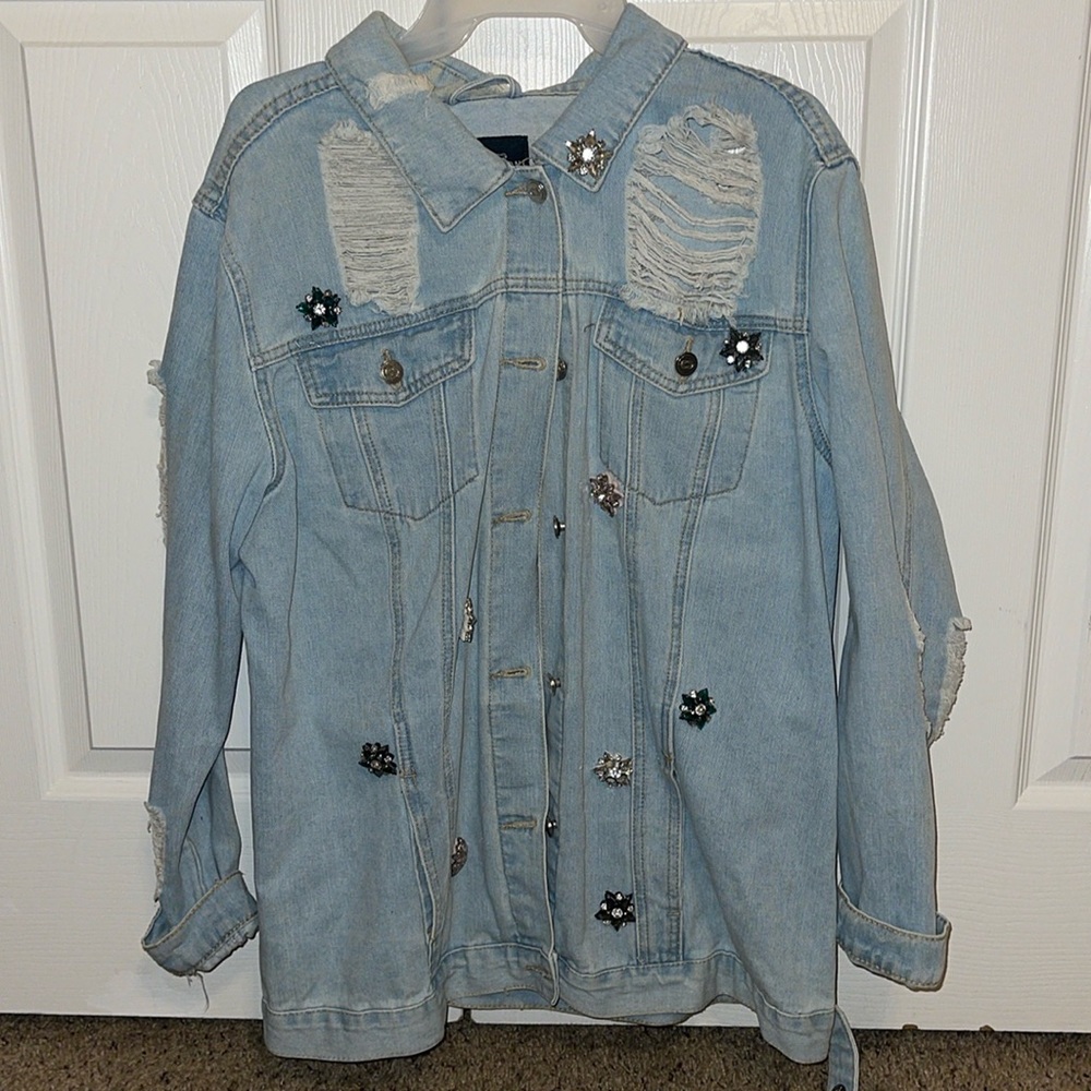 Distressed denim jacket / size Large / Perfect condition